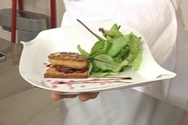 Foie gras sur pain d'épice, confit d'oignon rouge à la grenadine