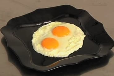 Oeufs au plat nature