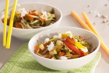Wok de légumes aux éclats de fromage de chèvre et graines de tournesol