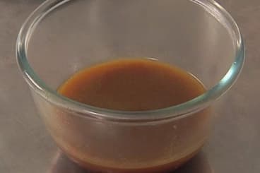 Jus de carcasse de pigeon au vin rouge