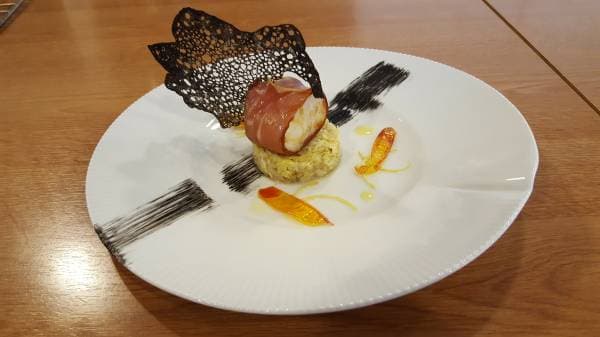 Rôti de cabillaud au lard et embeurrée de choux chinois