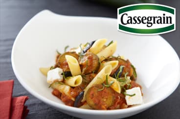 Salade de penne aux Courgettes Cassegrain, chèvre frais, basilic et olives
