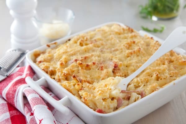 Gratin de pâtes au jambon et au fromage