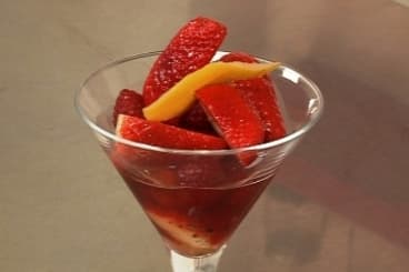 Nage de fruits rouges à la cardamome
