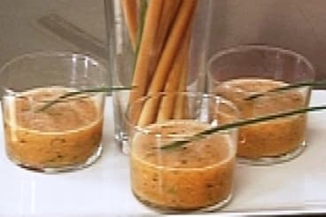 Soupe de melon à la menthe et gressins