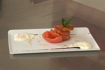 Mille-feuille de pommes de terre, chèvre et flétan fumé