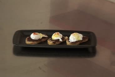 Oeuf de caille mollet à la tapenade