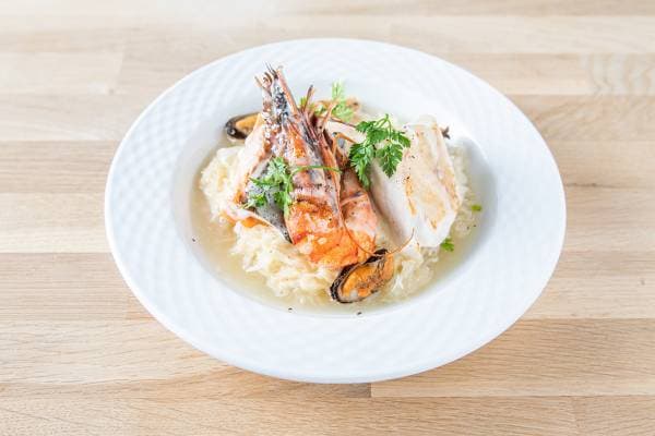 Choucroute de la mer : sandre, saumon et coquillages