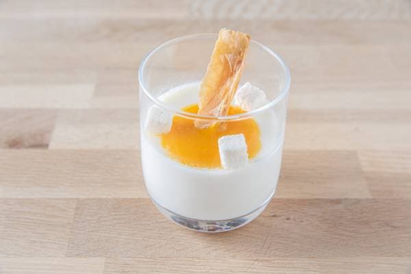Blanc manger coco et coulis de mangue