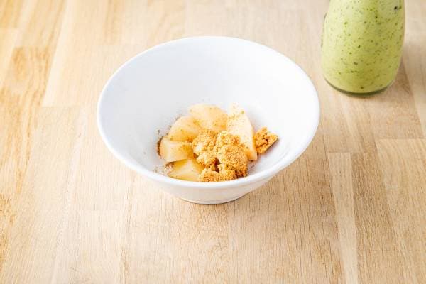 Velouté de kiwi, coing au pain d'épices 