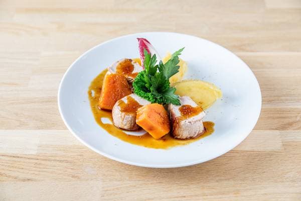 Grenadin de veau, écrasée de pomme de terre et patate douce au miel 