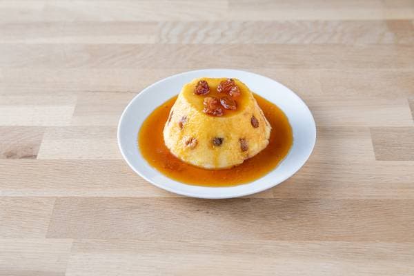 Crème de semoule renversée rhum et raisin 