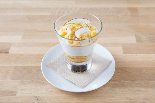 Verrine ananas et fromage blanc à la noix de coco 