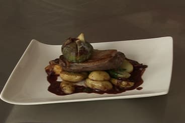 Filet de canette au cacao, pommes de terre et figues