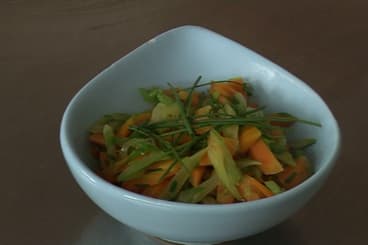 Poêlée de jeunes carottes et céleri branche