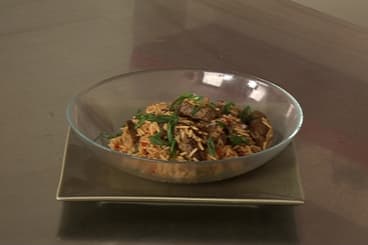 Wok de boeuf au paprika, riz aux poivrons rouges