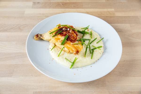 Suprême de volaille contisé au chorizo, pomme purée