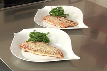 Filets de rouget à la fleur de sel, compotée d'aubergine fumée