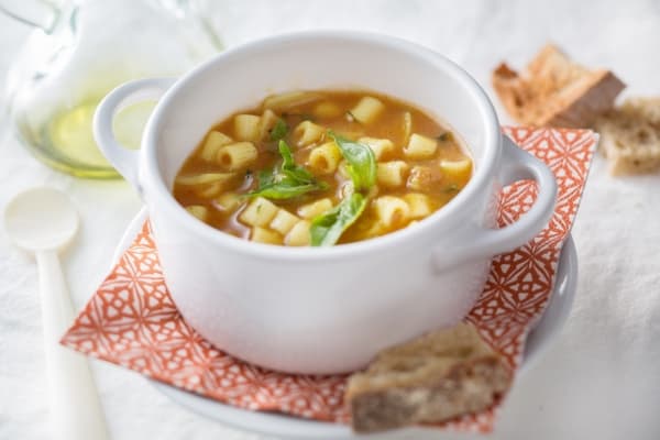 Minestrone aux légumes d'été