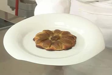 Tarte fine aux prunes et à l'amande