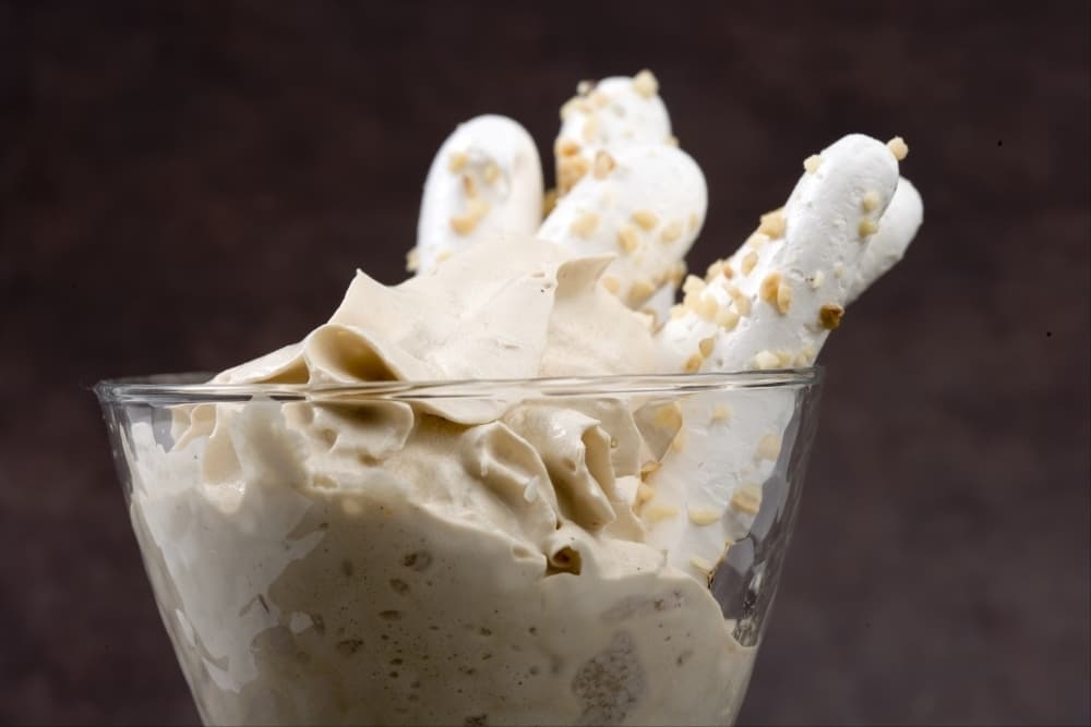 Meringue noisette, émulsion café