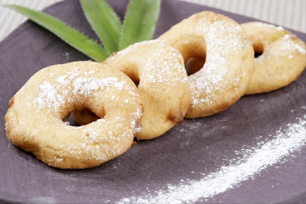 Beignets d'ananas croustillants au rhum
