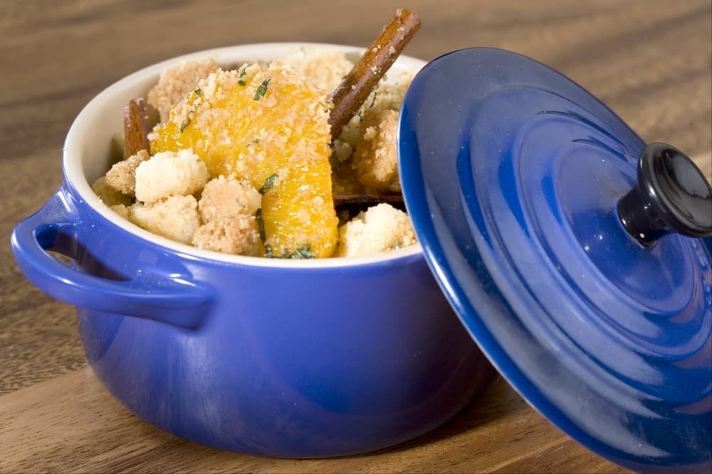 Cocotte d'orange à la cannelle, crumble à la menthe