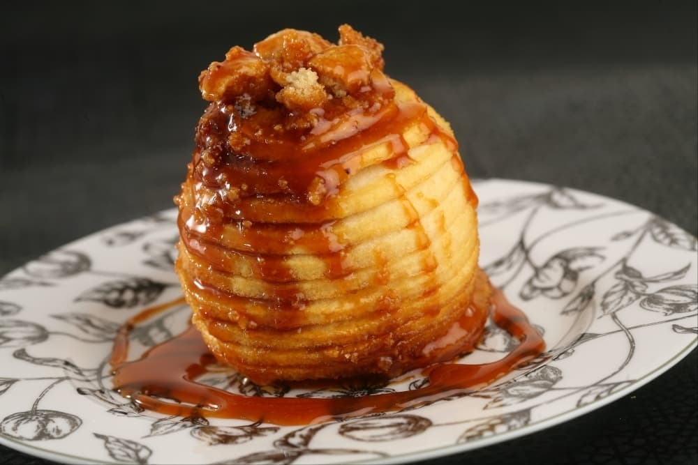 Pomme confite au four, streusel aux noix