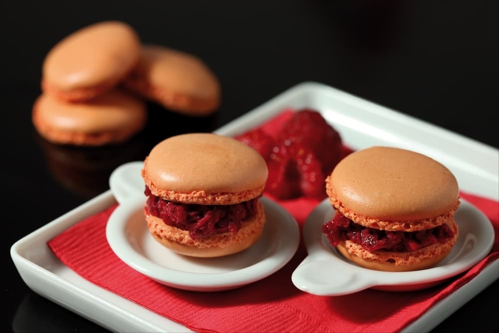 Macaron au sucre cuit, bière glacée framboise