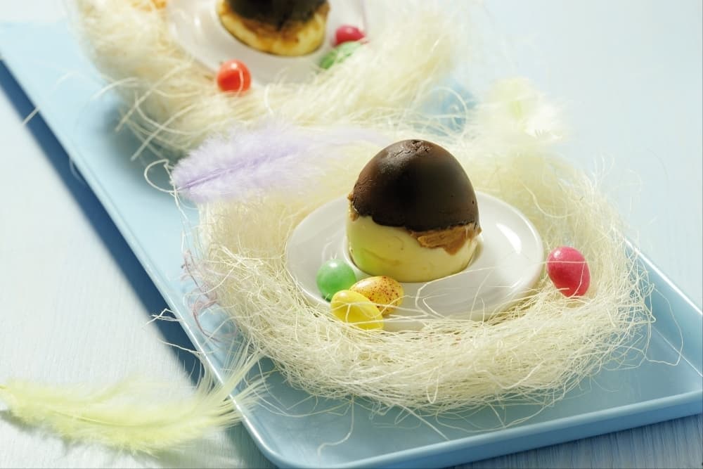 Oeufs de Pâques tricolores