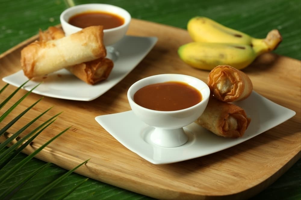 Nems à la banane et caramel au lait de coco