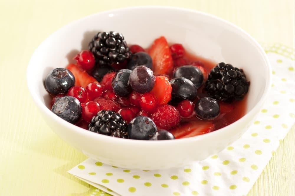 Salade de fruits rouges au jus de fraise