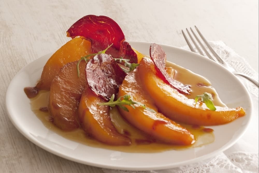 Melon rôti au porto et poivre de cubèbe, chips de coppa