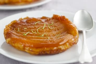 Tatin de mangues caramélisées au citron vert
