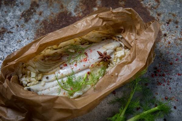Papillote de bar au fenouil