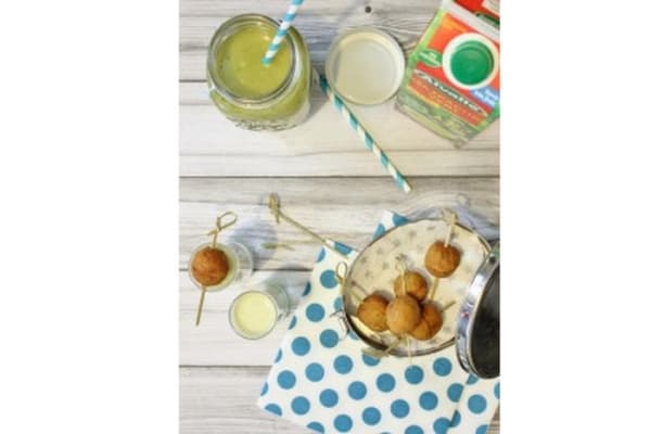 Lassi au gazpacho vert et petites boulettes de lentilles épicées