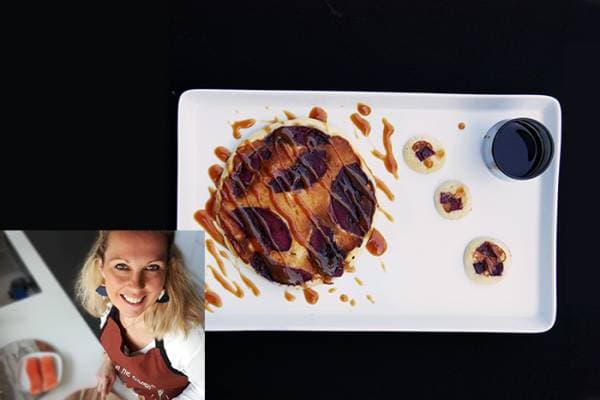 Pancake, pommes au vin rouge et caramel au beurre salé avec l'influenceuse Delphine (Bounsandbabz)