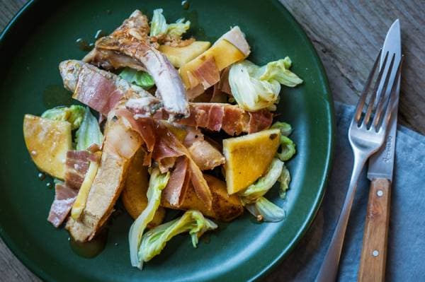 Côte de porc, pomme et prosciutto