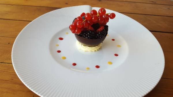 Coupe de chocolat et mousseline aux fruits rouges