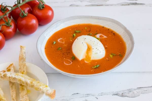 Gazpacho Alvalle, oeuf mollet coulant et mouillettes grillées