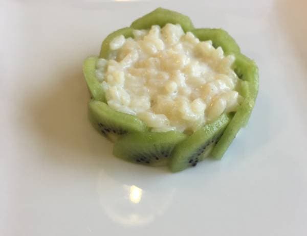Timbales de riz condé et kiwi