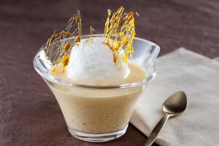 Île flottante, crème anglaise à la vanille