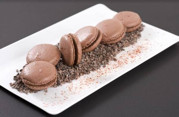Macaron au sucre cuit chocolat et piment d'Espelette