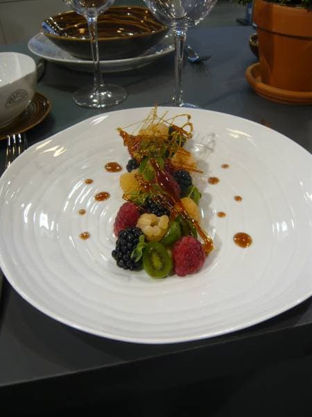Méli-mélo de fruits rouges, éclats de caramel