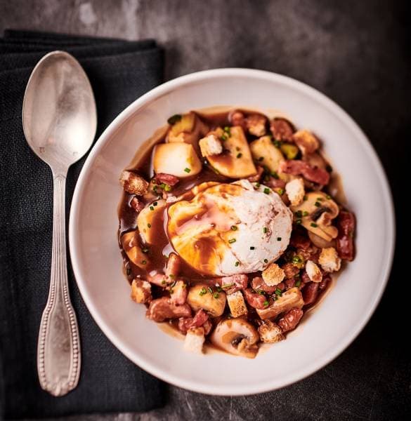 Oeuf en meurette express, poêlée de champignons aux lardons fumés