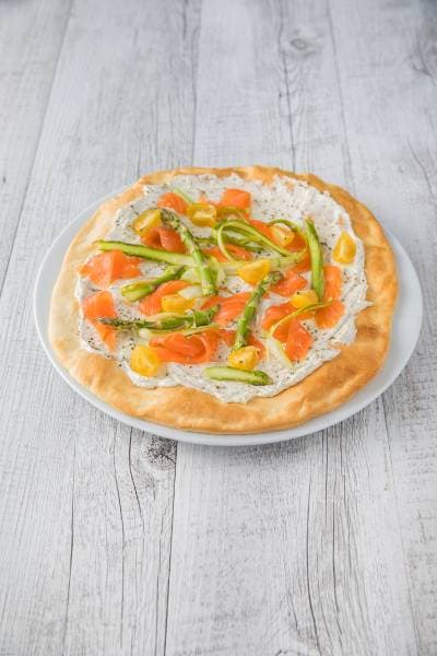 Pizza printanière au saumon