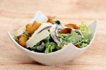 Salade césar, sauce tiède au Beaufort