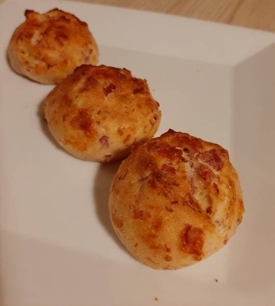 Petits pains lardon-fromage