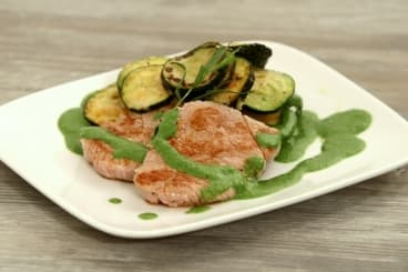 Sauté de veau vert pré, gratin de courgettes