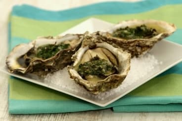 Huîtres chaudes gratinées au beurre d'herbes